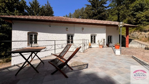 Foto Villa unifamiliare in SP334 32, Pontinvrea di 150 m² con 10 locali