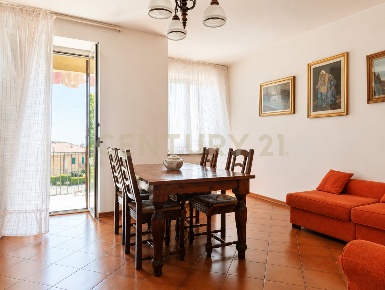Foto Open space in Via XVIII Giugno, Abbadia San Salvatore di 120 m²