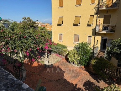 Foto Appartamento a Alassio di 145 m² con 9 locali in vendita