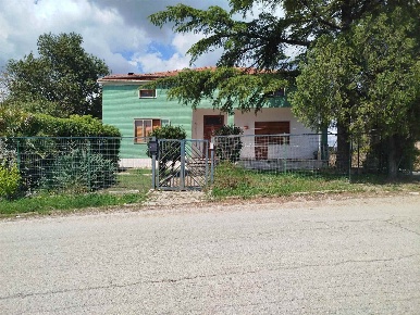 Foto Rustico in coste osento, Pollutri di 300 m² con 10 locali in vendita