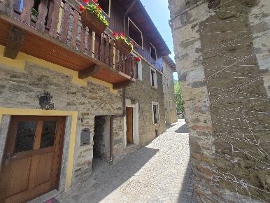 Foto Appartamento in VIA GILERA, Tirano di 96 m² con 3 locali in vendita