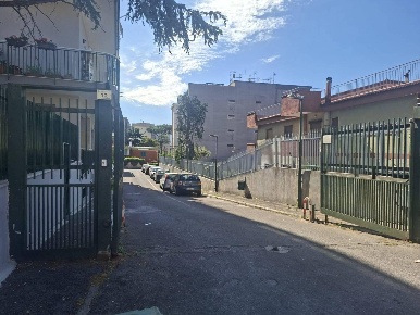 Foto Box in torretta di siena, Torre Annunziata di 15 m² con 1 locali
