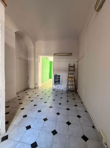 Foto Negozio in Via Giacinto Collegno 1, Torino San Donato di 50 m²