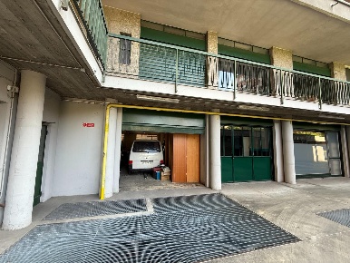 Foto Magazzino a Monza San Rocco di 190 m² con 1 locali in vendita