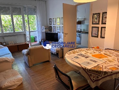 Foto Appartamento a Massa Marina di Massa Centro di 120 m² con 6 locali