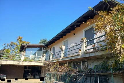Foto Villa unifamiliare a Leini Cascinotta di 337 m² con 8 locali