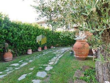 Foto Casa indipendente a Vecchiano Vecchiano Nodica di 250 m² con 6 locali