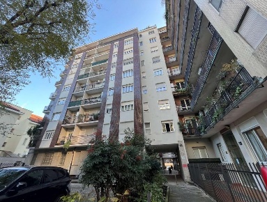 Foto Magazzino a Milano Solari di 19 m² con 1 locali in vendita