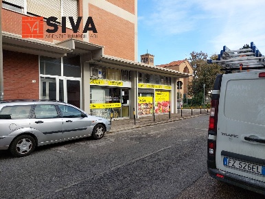 Foto Locale commerciale in via narsete / via atalarico 20/26, Ravenna