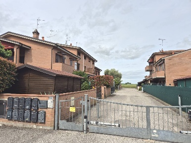 Foto Villa a schiera in via cento 12 a, Ferrara Corte Vecchia di 200 m²