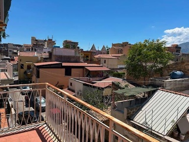 Foto Appartamento in Cortile Privato 4, Palermo di 84 m² con 3 locali