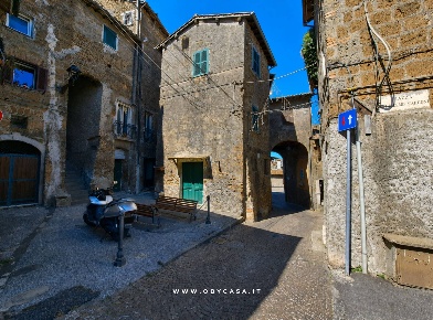 Foto Case semi ndipendenti in Bassano Romano, Bassano Romano di 100 m²