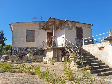 Foto Casa indipendente in C.da Cozzo Re, Comiso di 104 m² con 4 locali