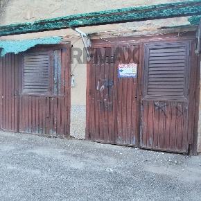Foto Posti auto in Via Salvati, Caltanissetta Centro di 32 m² con 2 locali