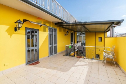 Foto Appartamento in VIA MARINA, Fiumefreddo di Sicilia di 286 m²
