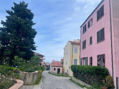 Foto Appartamento a Marciana Marina di 96 m² con 6 locali in vendita