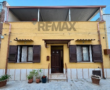 Foto Casa indipendente in Via Alcide De Gasperi 22, Terrasini Centro