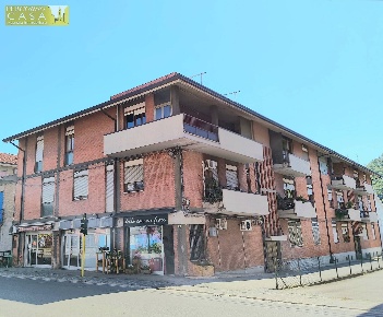 Foto Appartamento in Via Cona, Teramo Centro di 130 m² con 6 locali