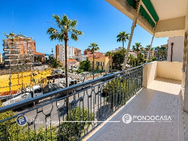 Foto Appartamento in Viale della Repubblica, Pietra Ligure Centro di 50 m²