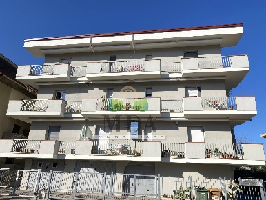 Foto Appartamento in Via Venezia, Martinsicuro Centro di 90 m² con 4 locali