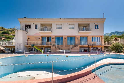 Foto Hotel in contrada Calcerame via della Valle snc, Montelepre di 420 m²
