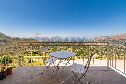 Foto Hotel in contrada Calcerame via della Valle snc, Montelepre di 420 m²