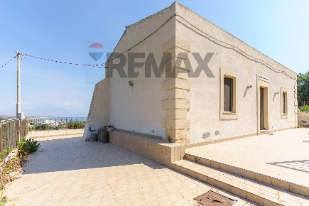 Foto Villa unifamiliare in Via Positano 1, Augusta Agnone di 120 m²