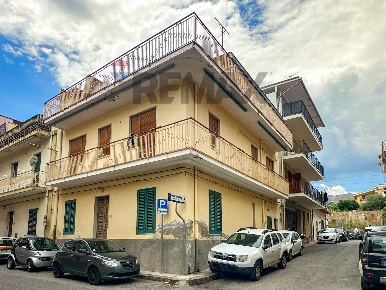 Foto Casa indipendente in Via Pirandello 15, Furci Siculo di 290 m²