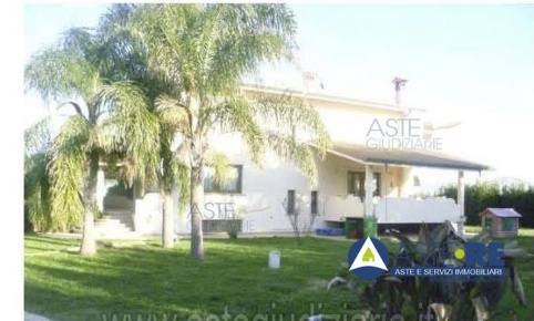 Foto Villa unifamiliare in S.R. 148 PONTINA KM. 94728, Sabaudia di 380 m²