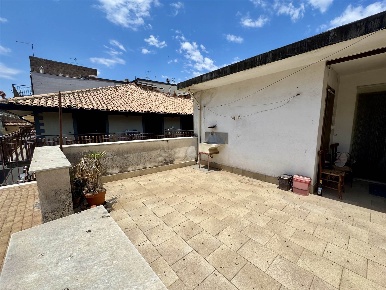 Foto Casa indipendente in Via Fiume, Paternò di 100 m² con 4 locali