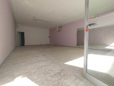 Foto Attività commerciale in Corso De Riseis  85, Scerni Centro di 99 m²
