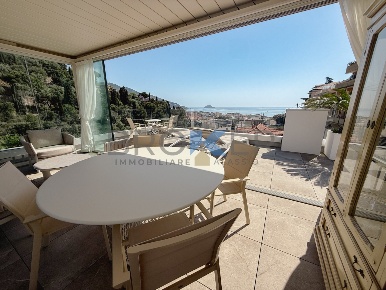 Foto Attico in Via Luigi Borri 36, Alassio di 94 m² in vendita