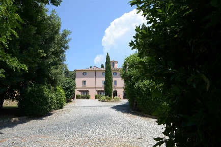 Foto Hotel a Riparbella di 800 m² con 40 locali in vendita