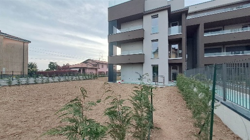 Foto Appartamento in via Magenta 19, Lomagna Centro di 120 m² con 4 locali