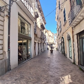 Foto Appartamento in Via Bebbia, Vasto Centro Storico di 150 m² in vendita