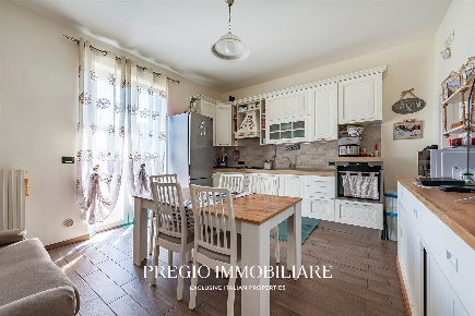 Foto Appartamento in Via Padre Piero Manghisi, Monopoli Centro di 71 m²