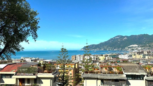 Foto Appartamento a Salerno Irno - Brignano di 140 m² con 4 locali