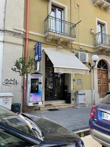 Foto Negozio in VIA PIAVE 46, Cosenza Centro di 150 m² con 3 locali
