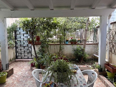 Foto Appartamento in Via Giuseppe Sorge 10, Palermo di 66 m² con 3 locali