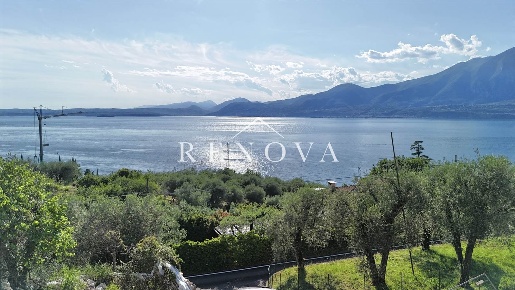 Foto Terreno edificabile in località rossone 13, Torri del Benaco Centro