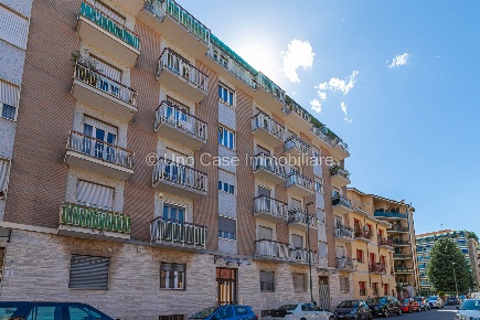 Foto Appartamento a Torino Lucento di 135 m² con 7 locali in vendita