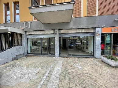 Foto Negozio in Via Principe di Paternò 122, Palermo di 127 m² con 1 locali