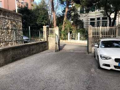 Foto Posti auto in Via Giorgio Byron 2Rr, Genova Albaro di 18 m² in affitto
