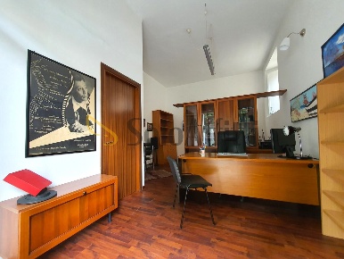 Foto Ufficio in Via della Stazione 88, Catanzaro Sala di 30 m² con 1 locali