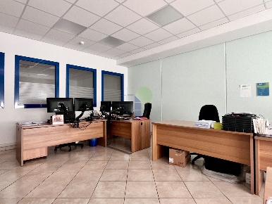 Foto Capannone industriale in Via  Cimarosa 55, Livorno Salviano di 520 m²