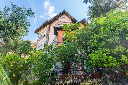 Foto Villa unifamiliare in Via Asplanato Siccardi snc, Sanremo di 418 m²
