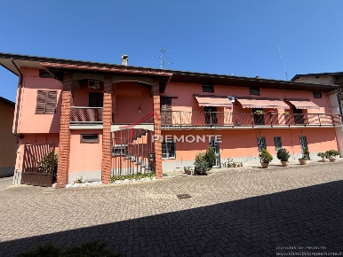 Foto Appartamento in Via Guglielmo Marconi 2, Fontaneto d'Agogna di 153 m²
