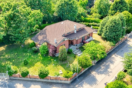 Foto Villa singola in Via GIVOLETTO 36, Caselette Centro di 501 m²