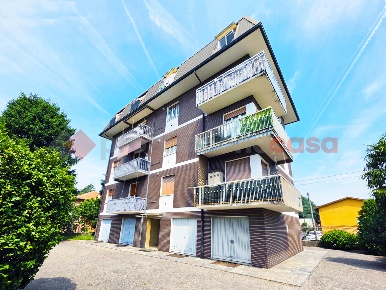 Foto Appartamento in Via Giacomo Leopardi 9, Cadorago di 78 m² con 3 locali