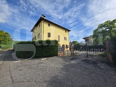 Foto Appartamento in Via Lavino 405/3, Monte San Pietro di 119 m²
